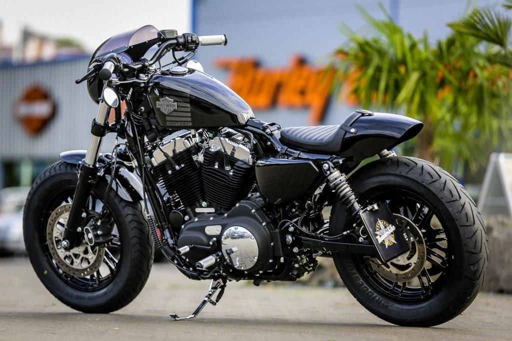 Harley-Davidson Forty-Eight by Thunderbike mit Bridgestone Battlecruise H50