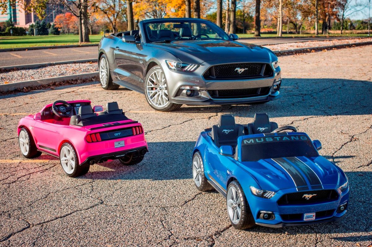 Fisher-Price Ford Mustang Convertible, PowerWheels