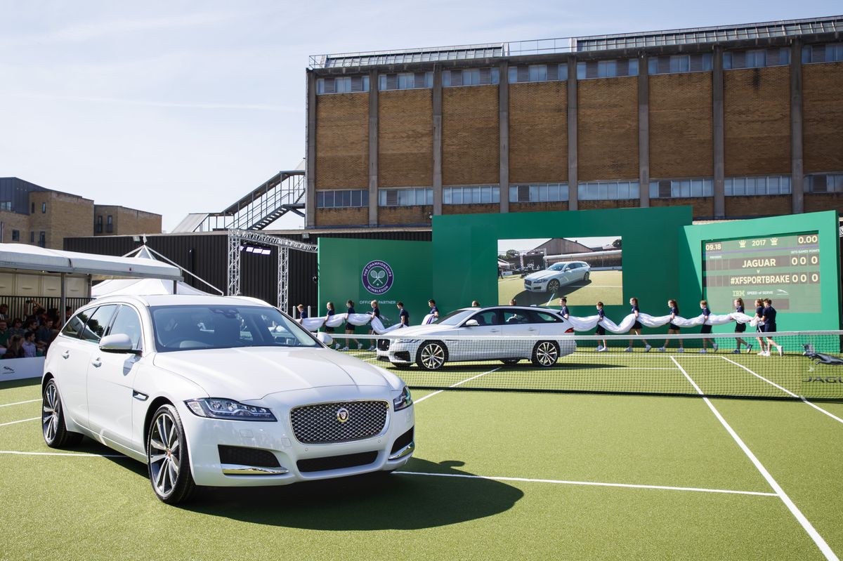 Andy Murray: Wimbledon-Trophäe im Jaguar XF Sportbrake