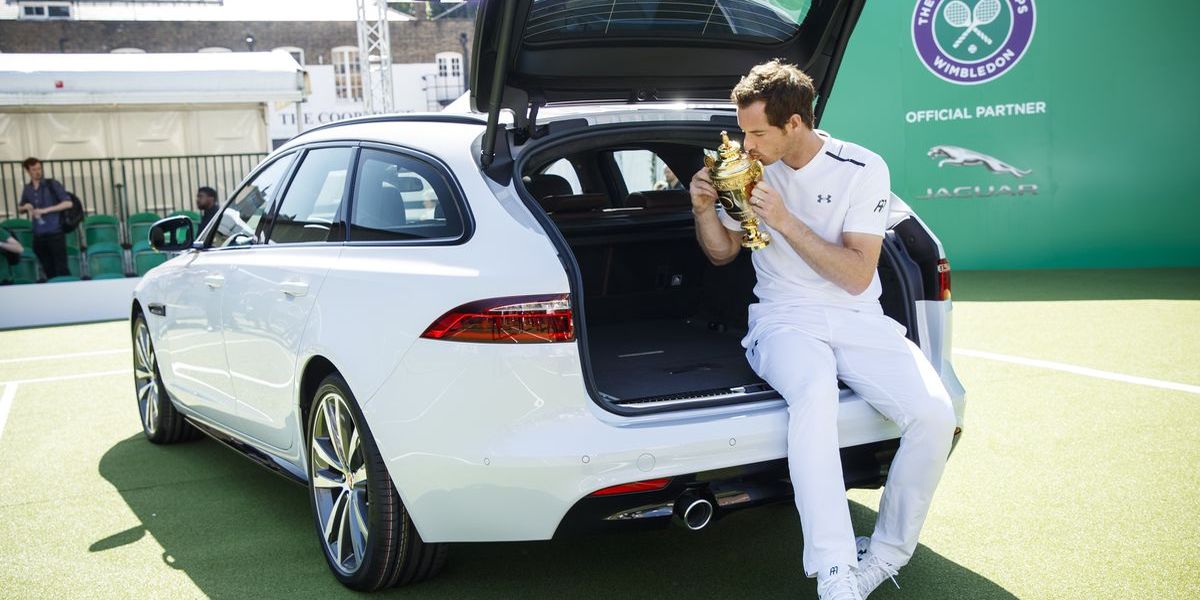 Andy Murray: Wimbledon-Trophäe im Jaguar XF Sportbrake