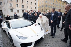 Lamborghini Huracán Rear Wheel Drive Coupé, Papst Franziskus Edition