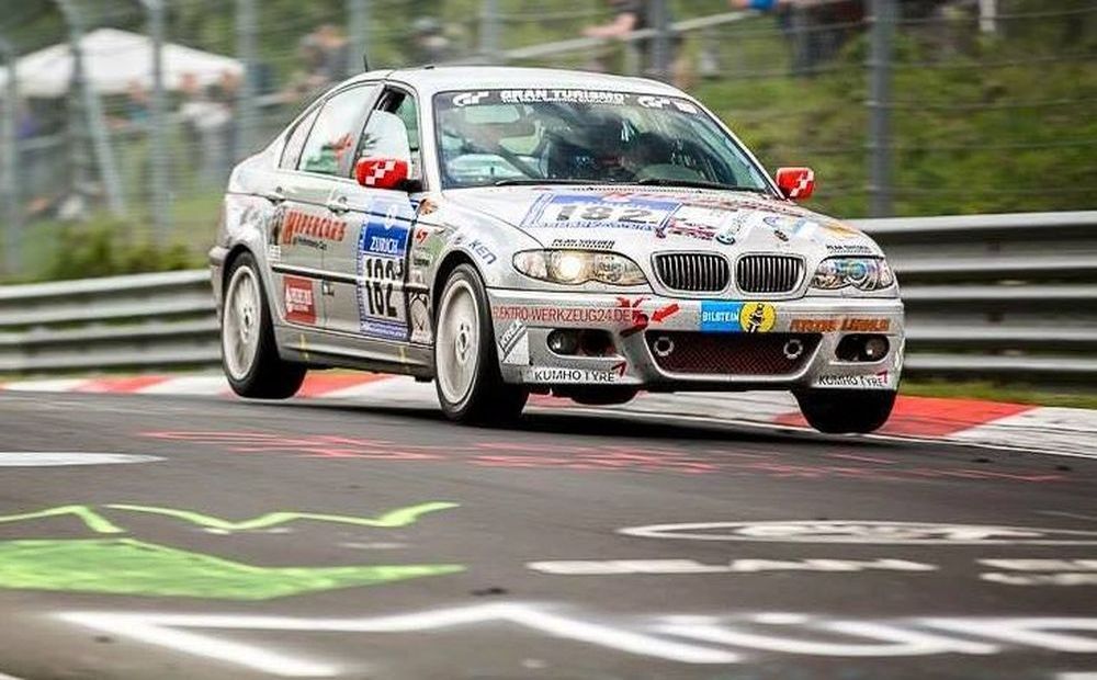 Underdog Racing: BMW E46 330i