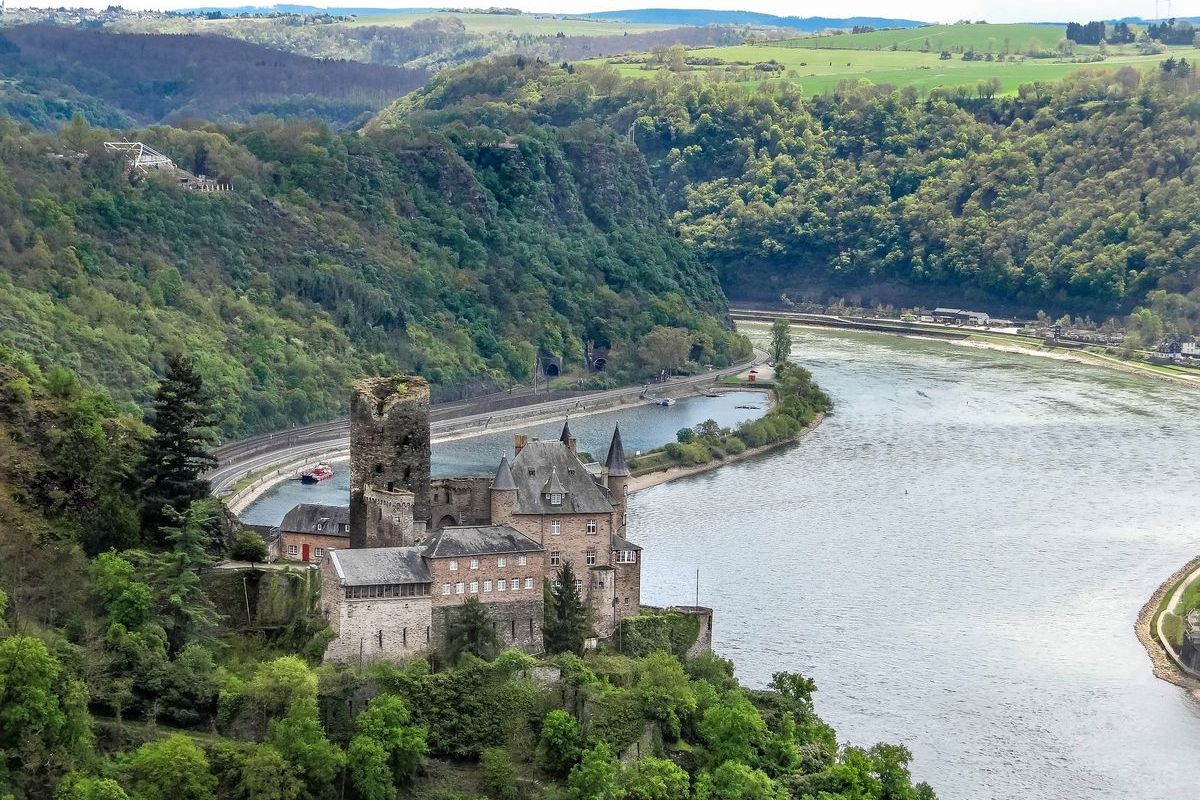 Der Rhein – von der Quelle bis zur Mündung: Roadtrip durch sechs Länder