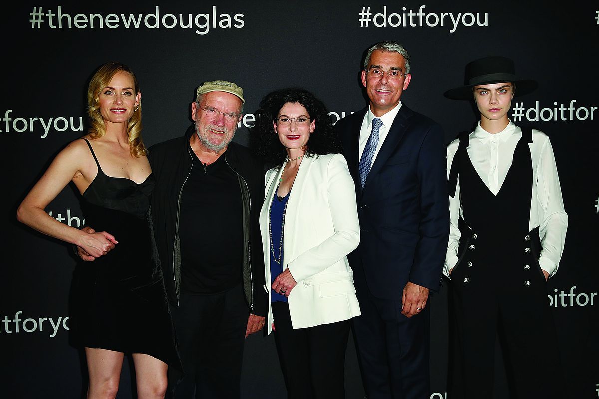 Amber Valletta, Peter Lindbergh, Tina Müller (CEO Douglas), Michael Rauch (CFO Douglas), Cara Delevingne