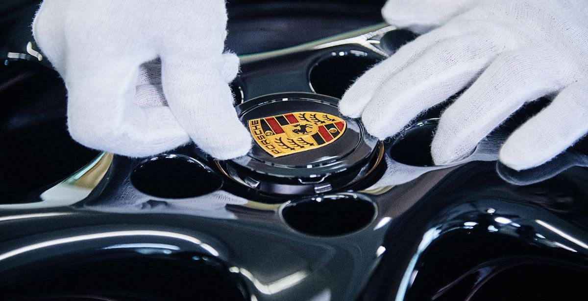 Porsche hat als Einzelstück noch einmal einen 911 Turbo (Typ 993) mit luftgekühltem Motor gebaut.