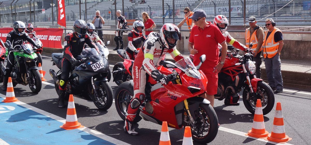 Ducati 4U: Training auf der Rennstrecke