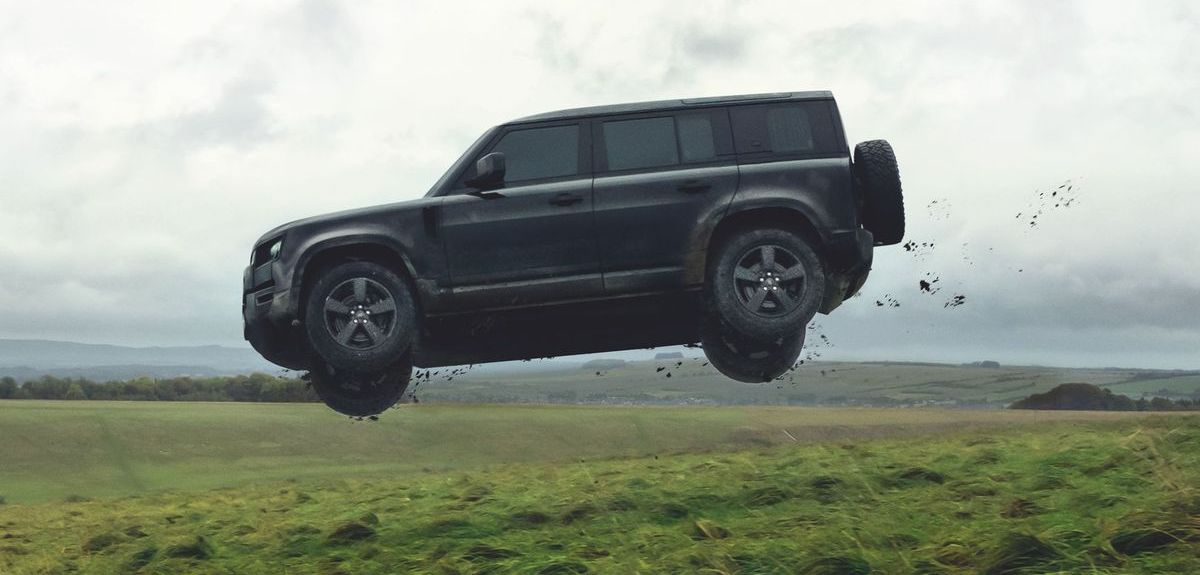 Land Rover Defender bei den Dreharbeiten zum James-Bond-Film „Keine Zeit zu sterben“