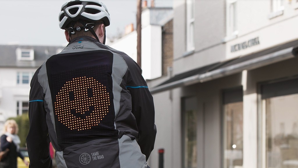 Emoji-Jacke von Ford für Radfahrer