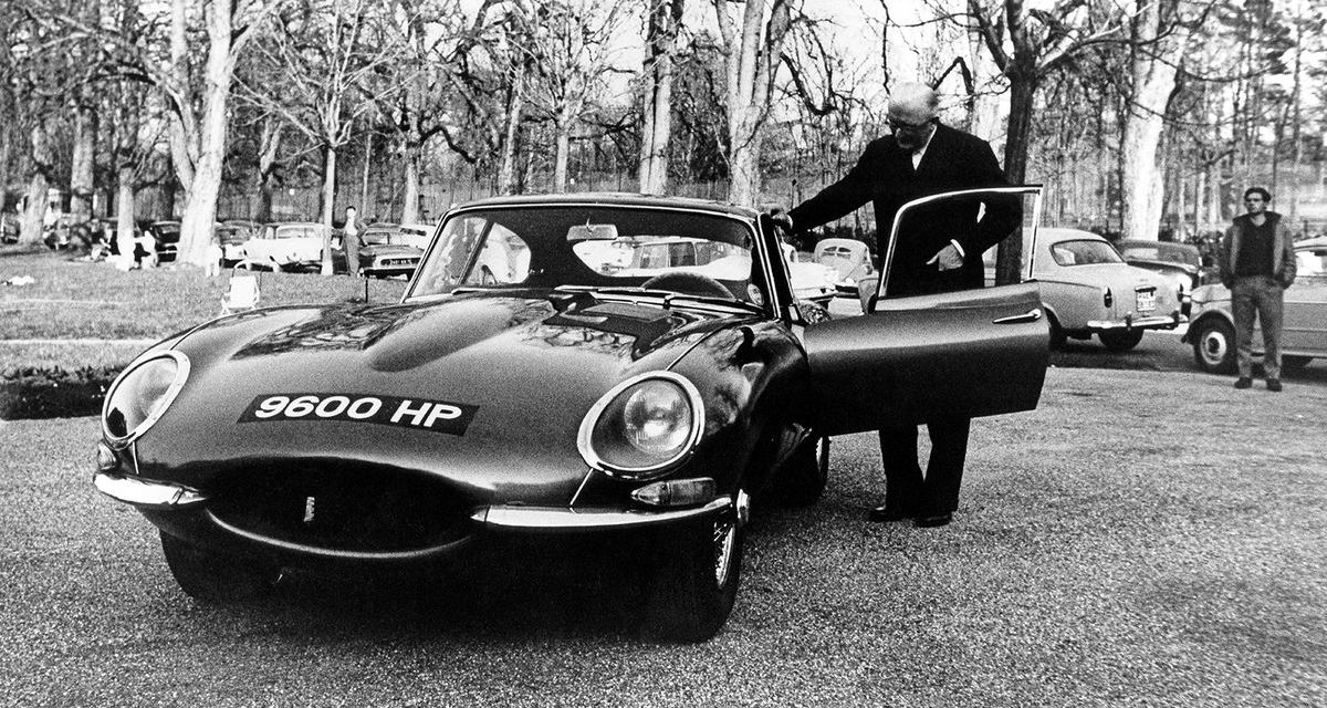 Genf 1961: Firmengründer Sir William Lyons präsentiert den E-Type „9600 HP“ im Parc des Eaux Vives