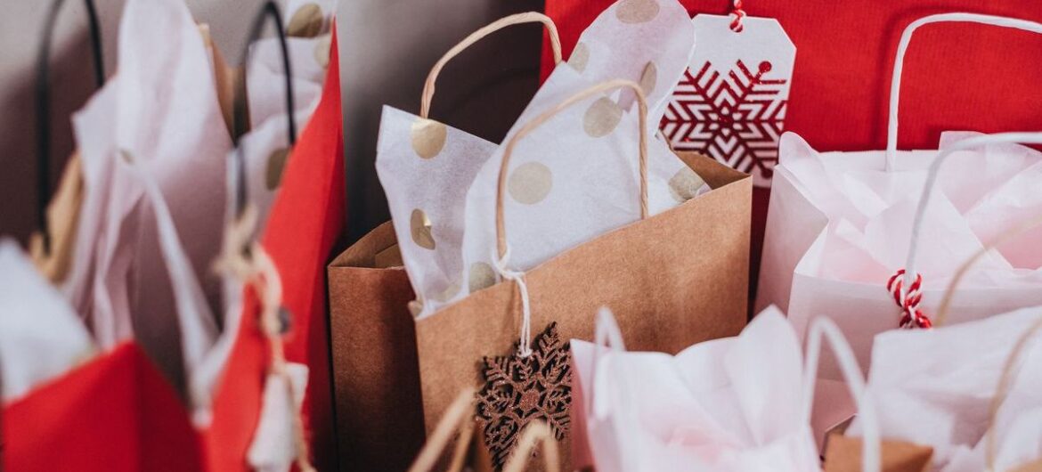 Christmas-Shopping-Guide