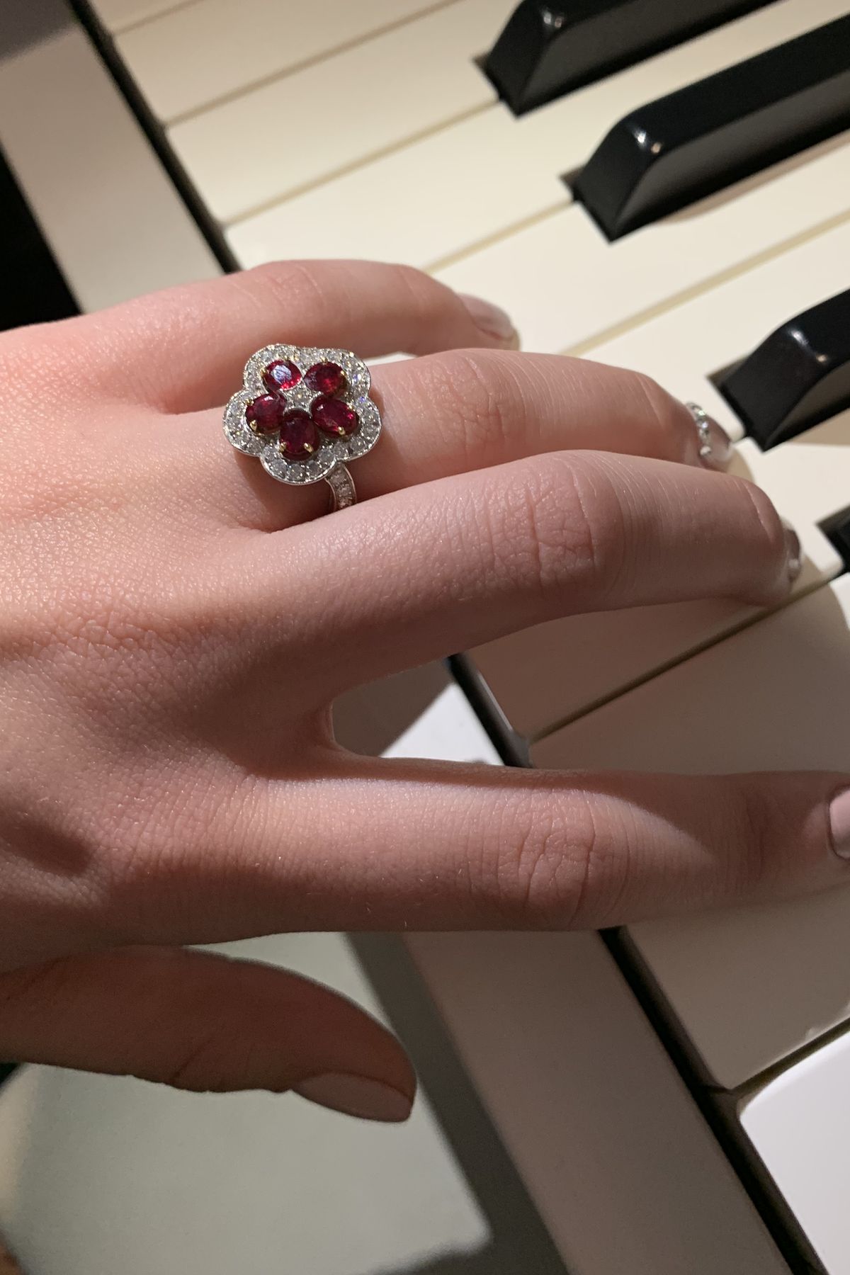 Knauf Jewels: Edelblume für den Ringfinger