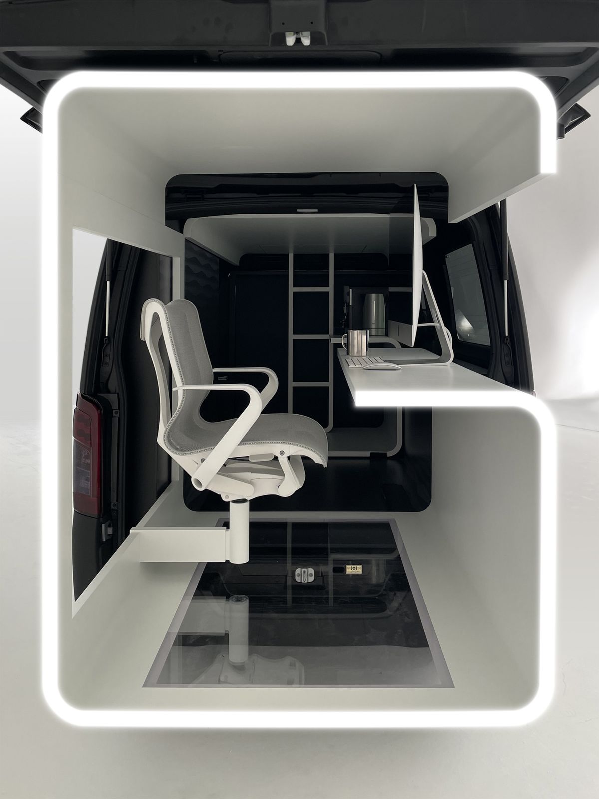 Nissan NV350 Caravan Office-Pod-Concept