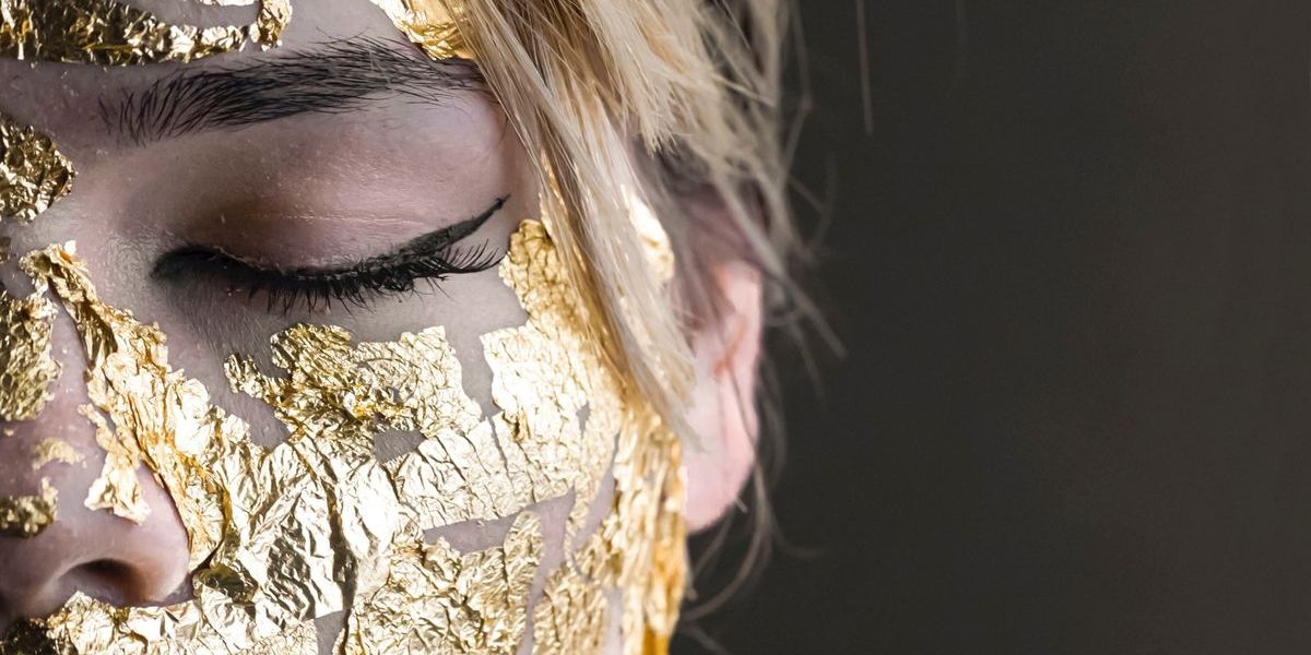 24 Karat für die Haut - die Luxus-Goldmaske von Ahava