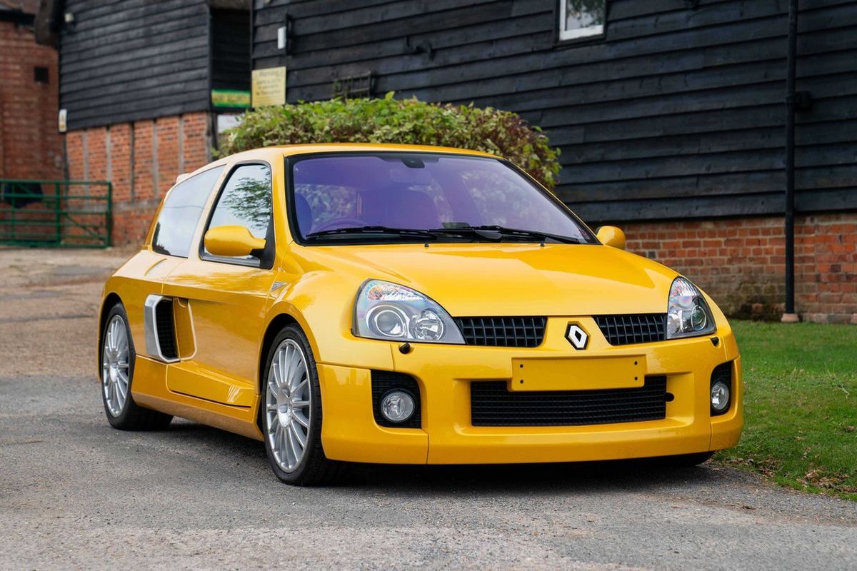 Renault Clio V6