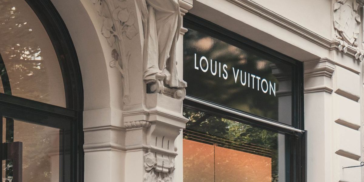 Louis Vuitton und Co. - luxuriöse Damen- und Herrenmode online shoppen