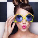 Minimalistisch, elegant und farbgewaltig - die Sonnenbrillen-Trends 2022