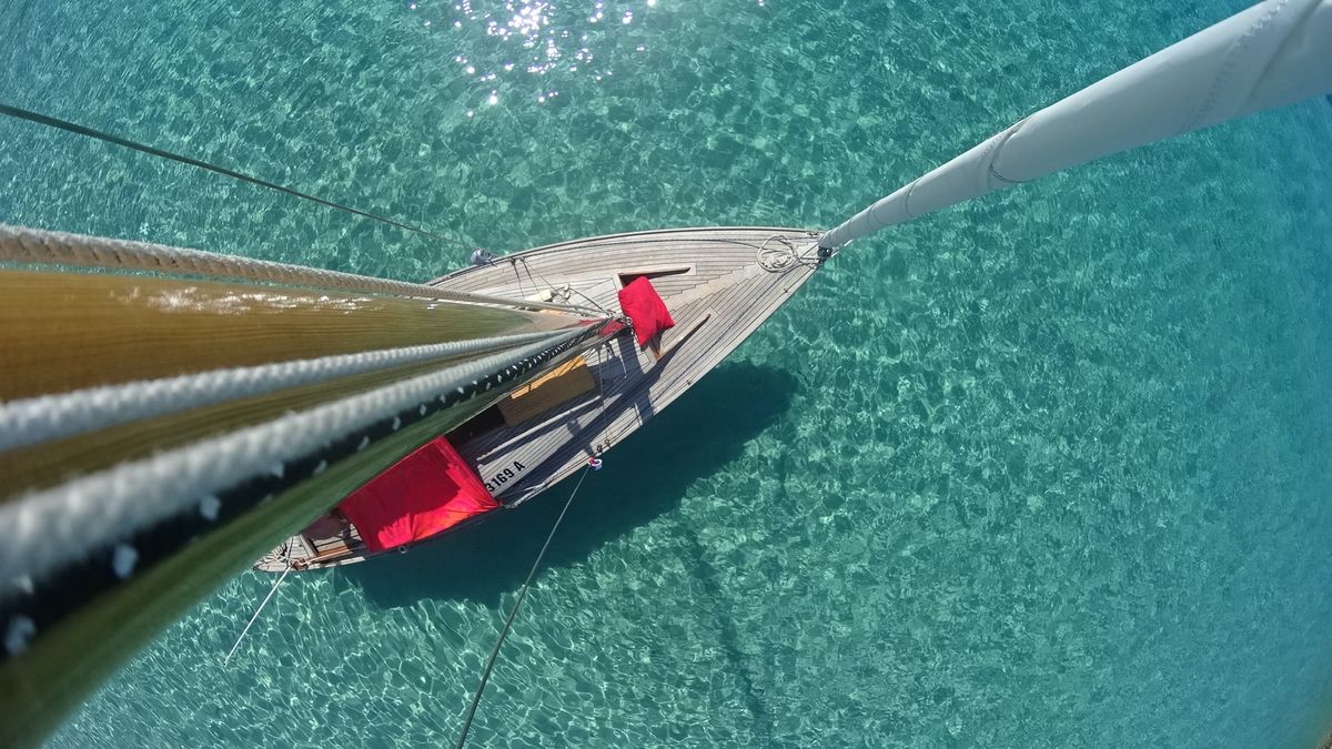 Foto: Segelboot im Mittelmeer