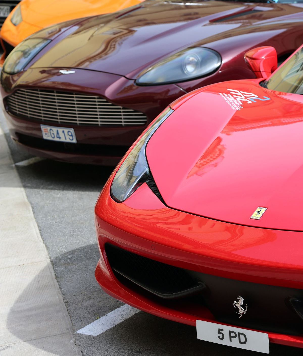 Foto: Kein Elektroschrott - auf diese Luxusautos fahren bekannte Kicker ab.