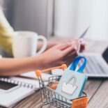 Online-Shopping - das spätere Bezahlen bringt Risiken mit sich
