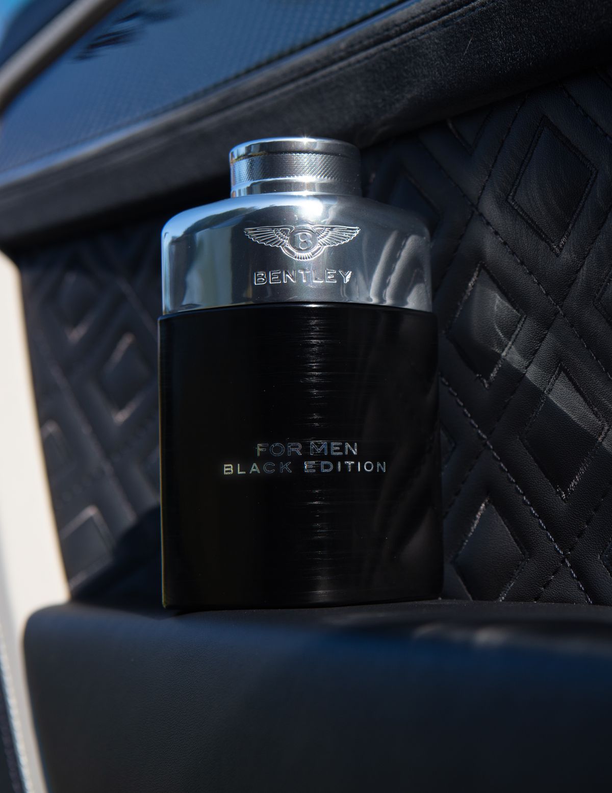 Foto: Herrenparfum - Bentley bringt Mysterium und Luxus mit Duft zum Ausdruck.
