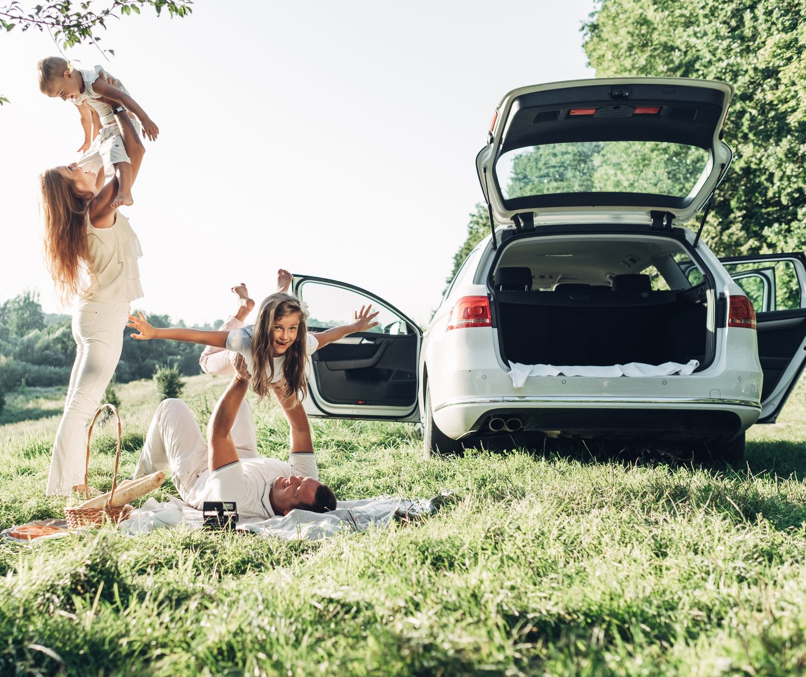 Foto: Lange Autofahrten mit der ganzen Familie - Tipps für stressfreies Ankommen.