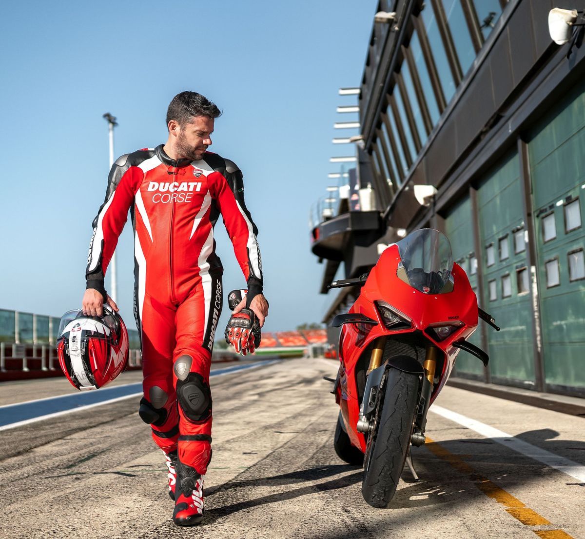 Foto: Ducati legt neue Modekollektion 2024 für Motorradfahrer auf.