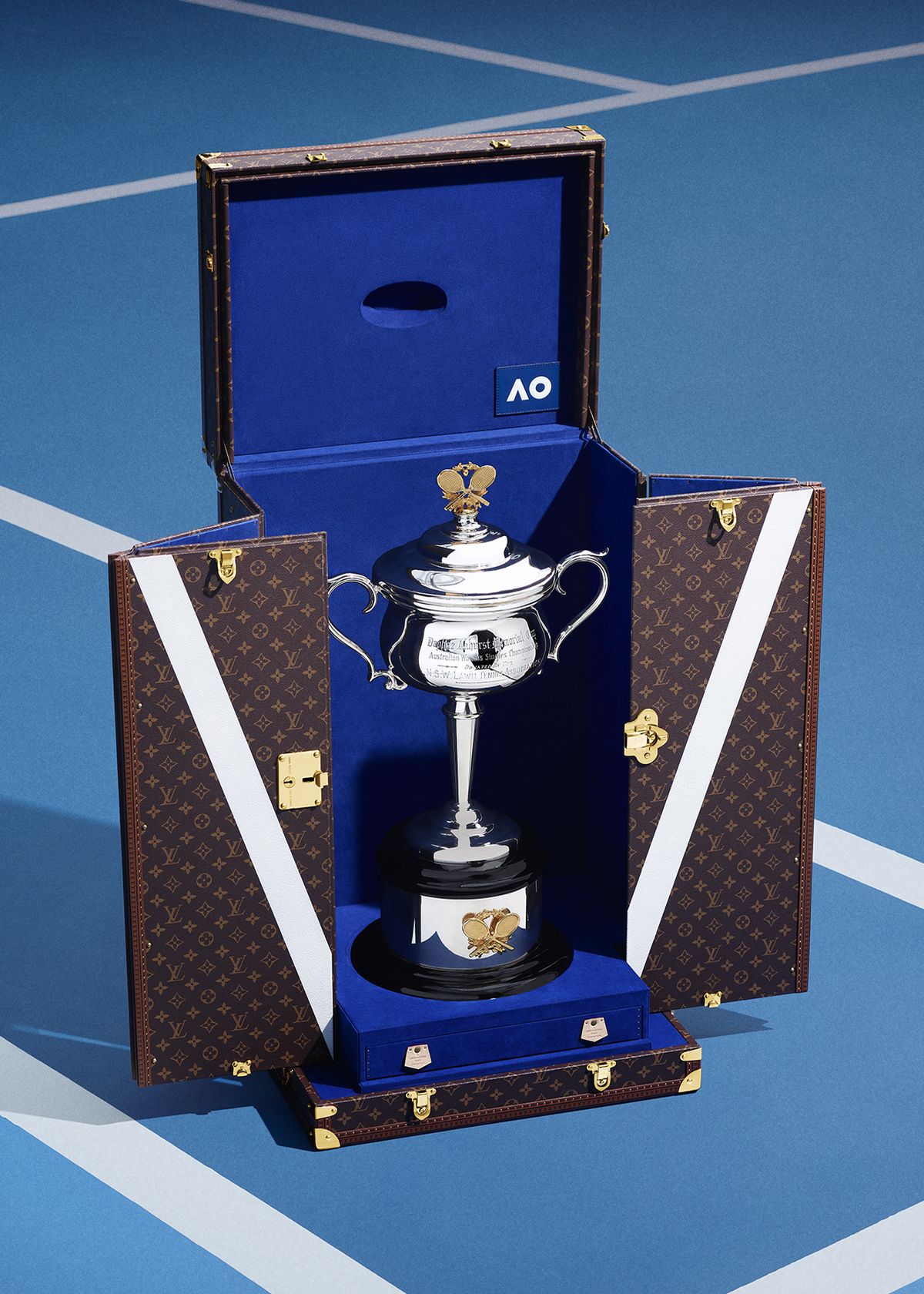 Foto: Louis Vuitton Trophäenkoffer schmücken die Australian Open 2024.