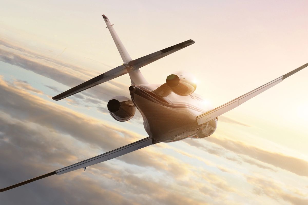 Foto: Wie verfolgt man den Flugstatus und die Flugrouten von Privatjets online?