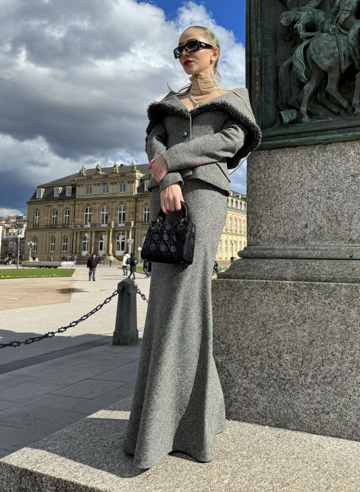 Foto: Dior-Kostüm von John Galliano für 30.000 Euro versteigert.