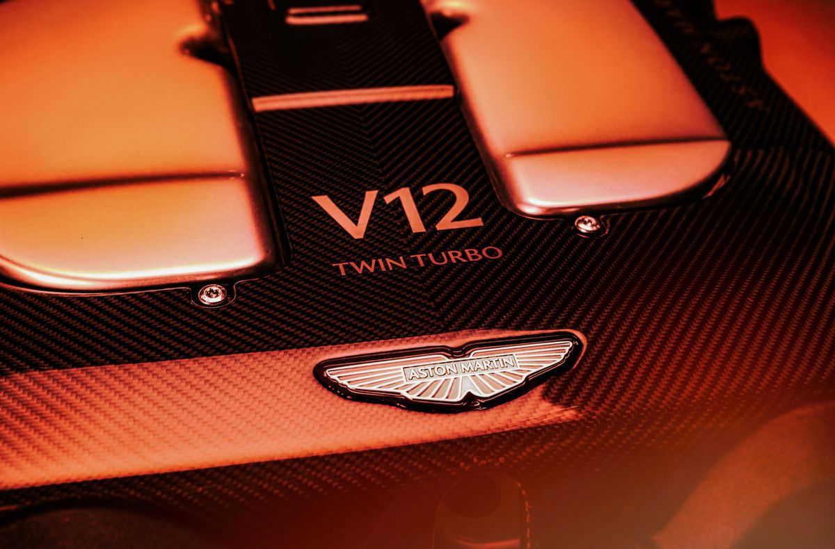 Foto: Macht und Prestige - neuer V12 von Aston Martin.