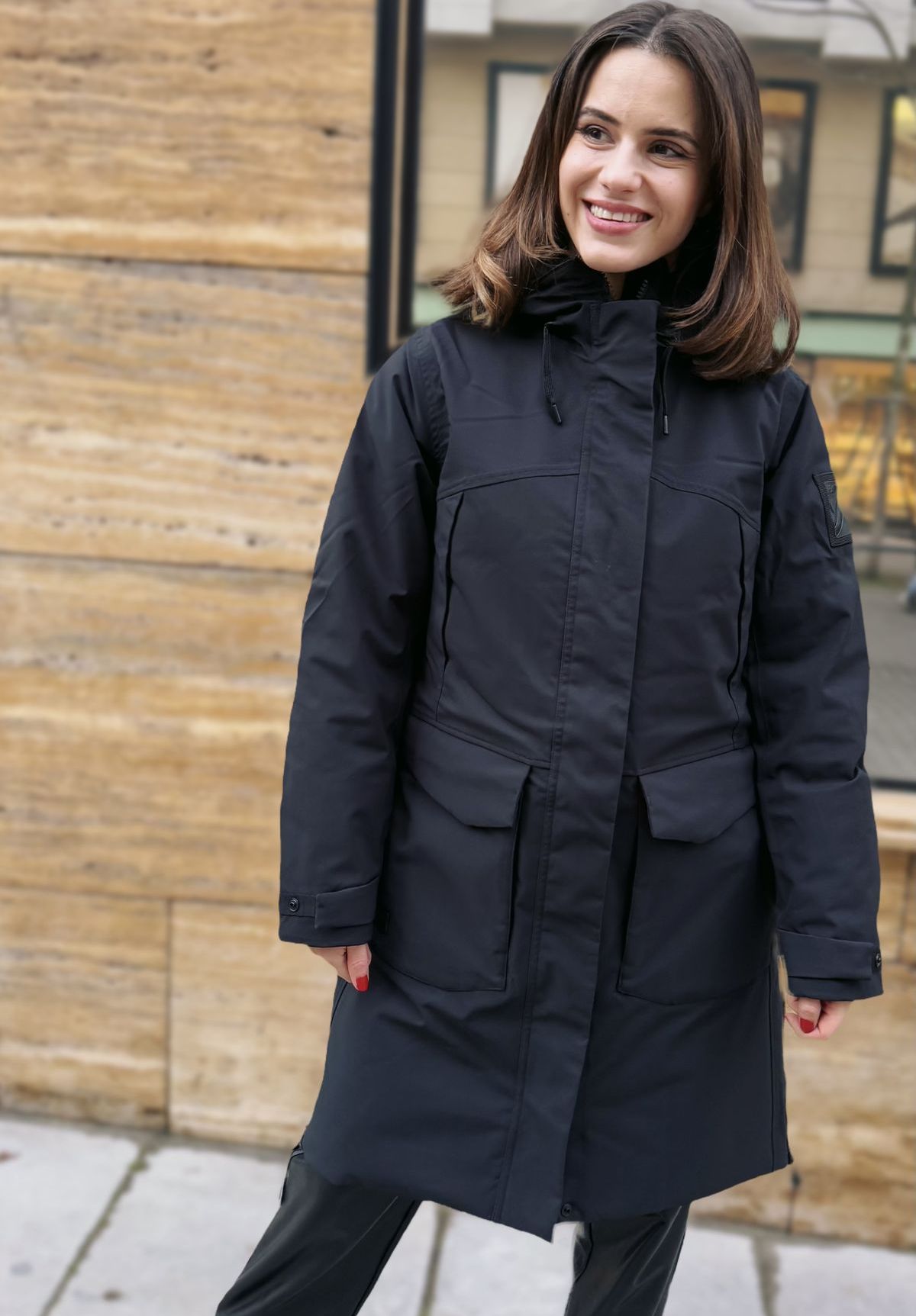 Foto: Minela Fisic testet den Parka von Halti.