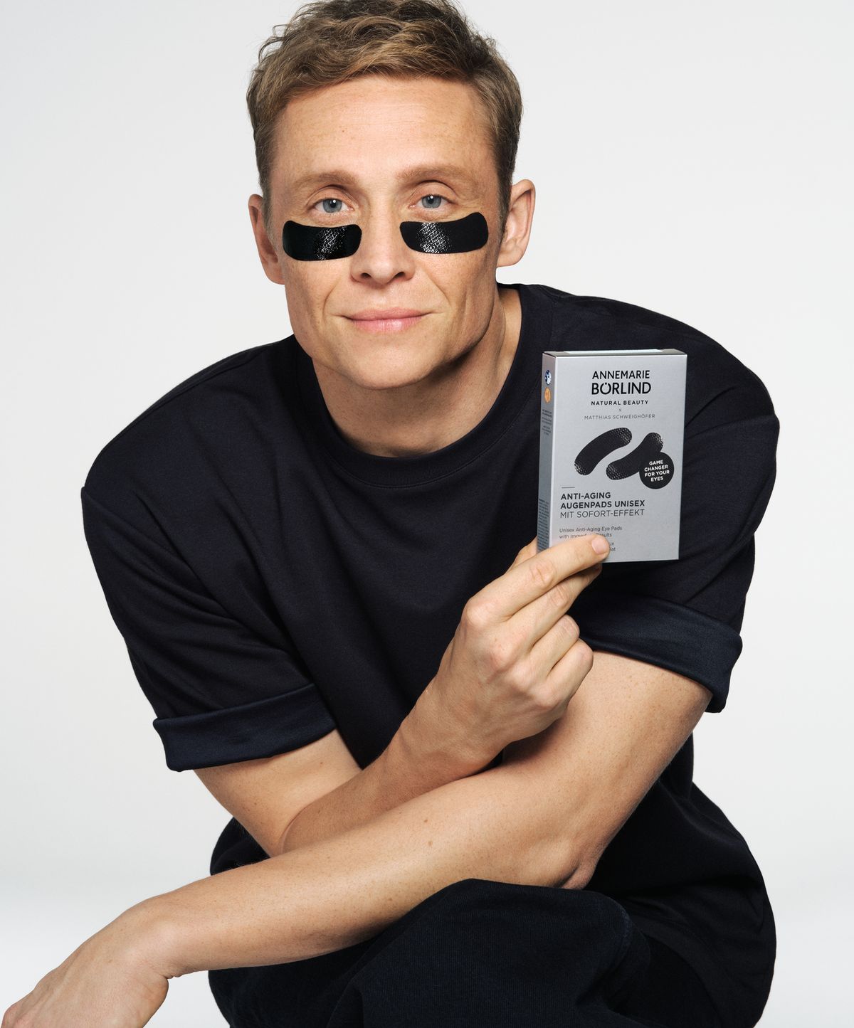 Foto: Annemarie Börlind - Augenpads mit Matthias Schweighöfer.