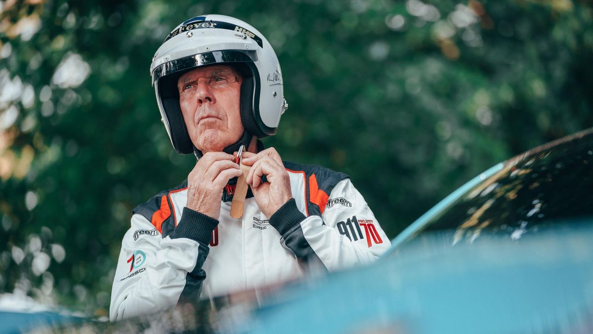 Foto: Porsche-Held Richard Attwood feiert 85. Geburtstag.