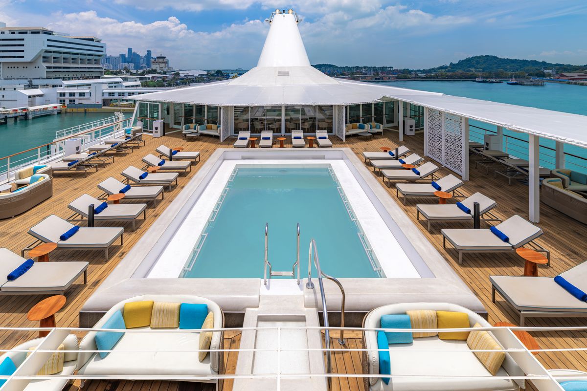 Foto: Paul Gauguin - frisch renoviert in See gestochen.