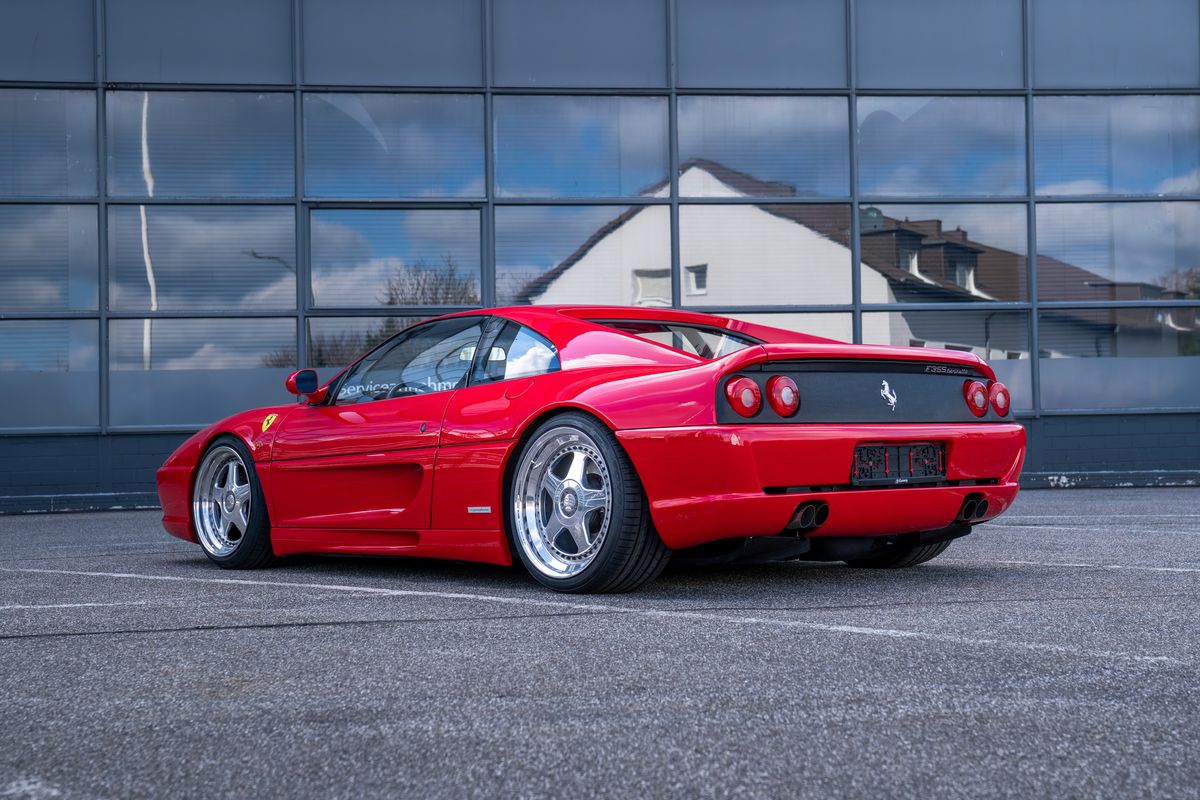 Foto: Jean Pierre "JP" Kraemer veredelt Ferrari F355 Berlinetta.