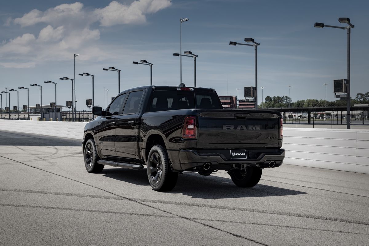 Foto: KW Auto - Ram kehrt mit legendärem Hemi V8 zurück.