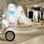 Vespa mit Pop-up im Oberpollinger München Oberpollinger