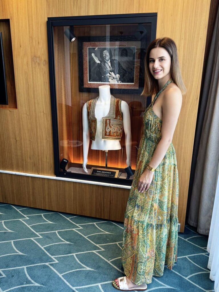 Alpenluxus & Designhotel - Minela Fisic im Hard Rock Hotel Davos