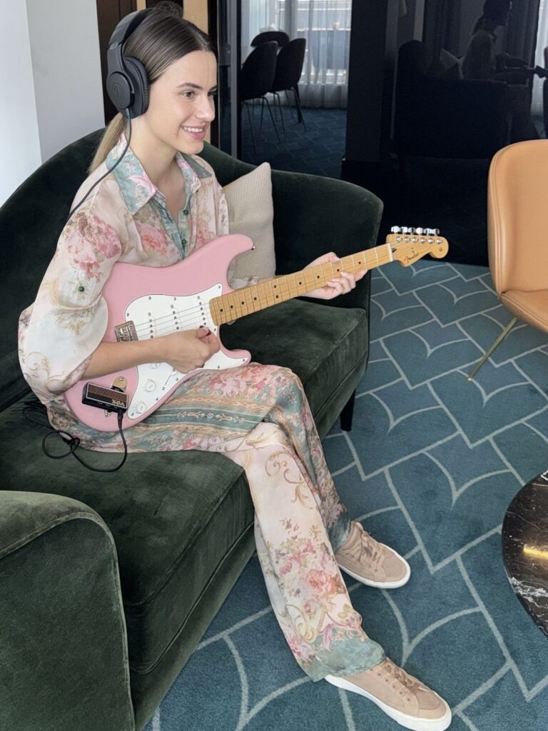 Alpenluxus & Designhotel - Minela Fisic im Hard Rock Hotel Davos