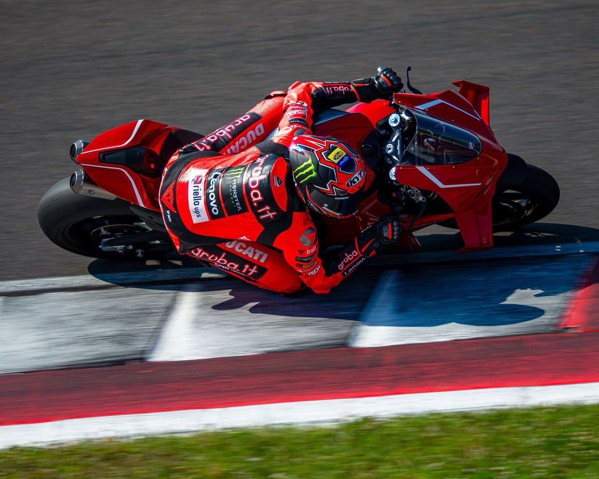 Ducati Panigale V4 R