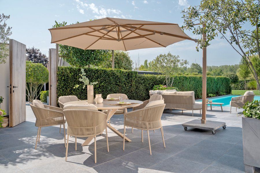 Mit hochwertigen Möbeln die Terrasse verschönern