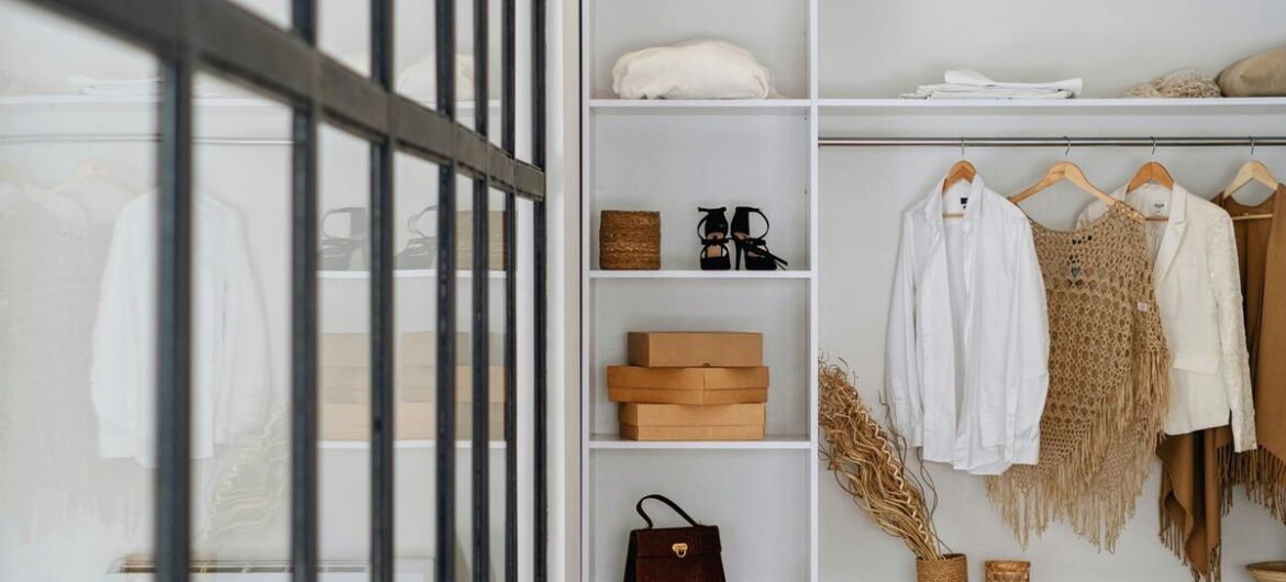 Kleiderschrank