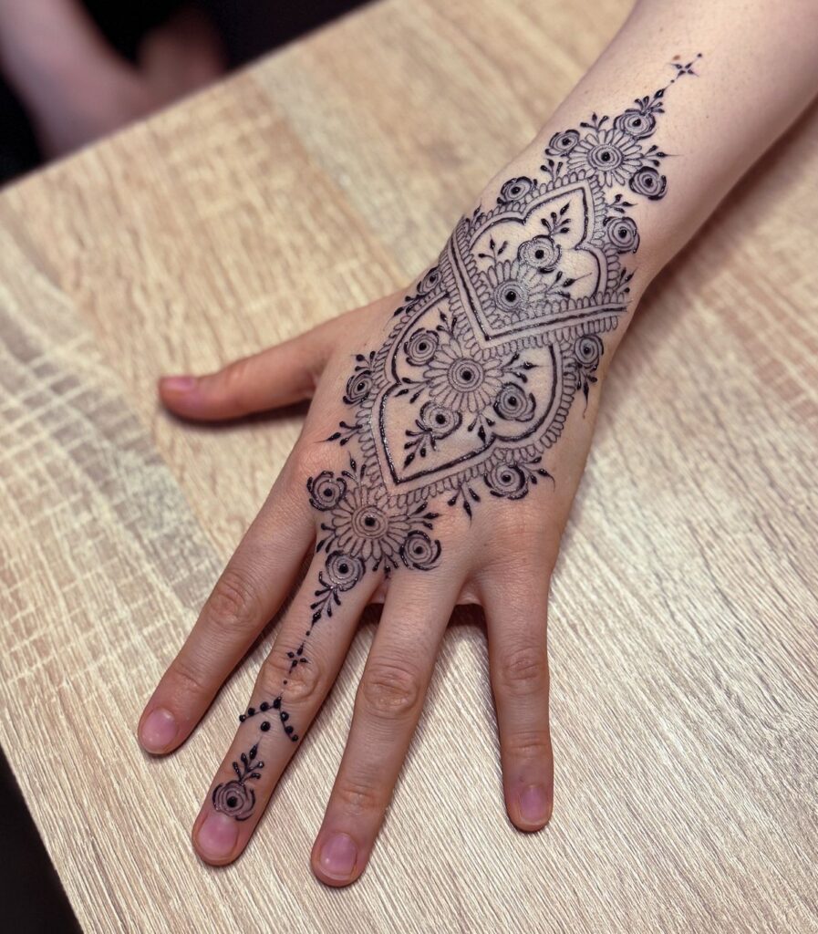 Ilona Dembowska - Henna Art