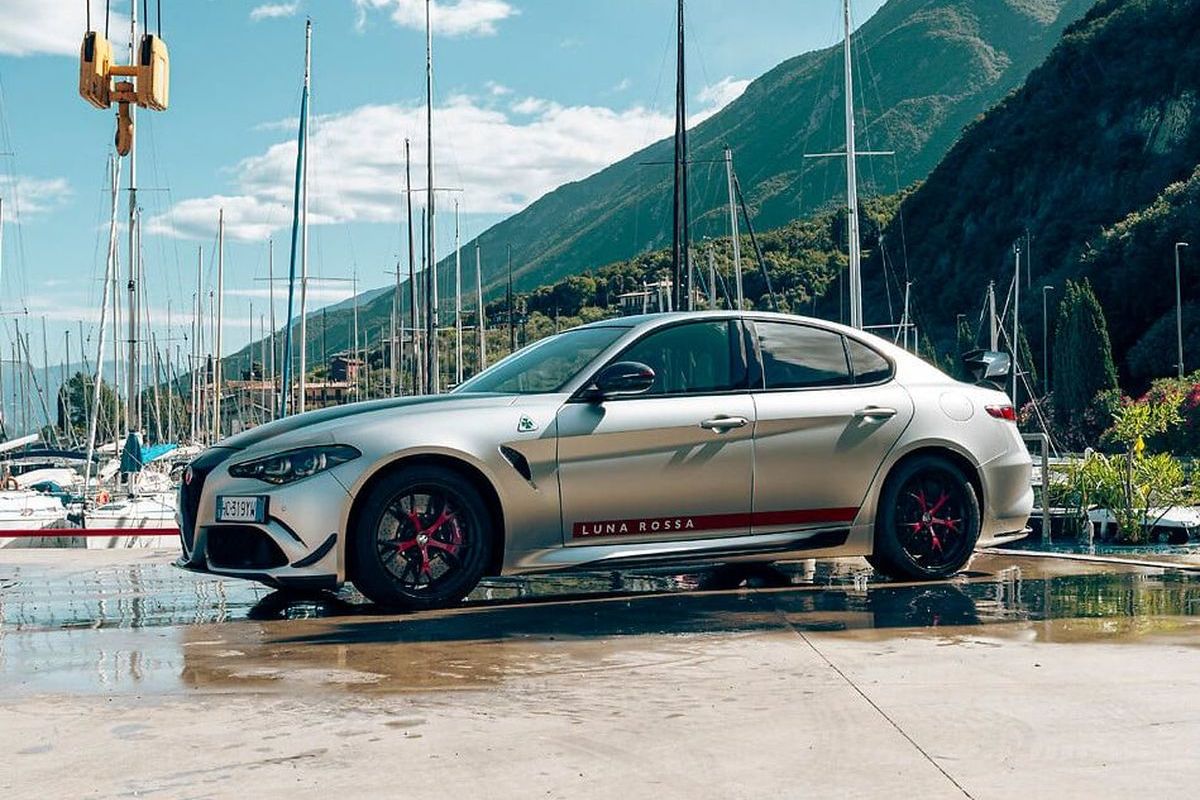 Alfa Romeo Giulia Quadrifoglio Luna Rossa