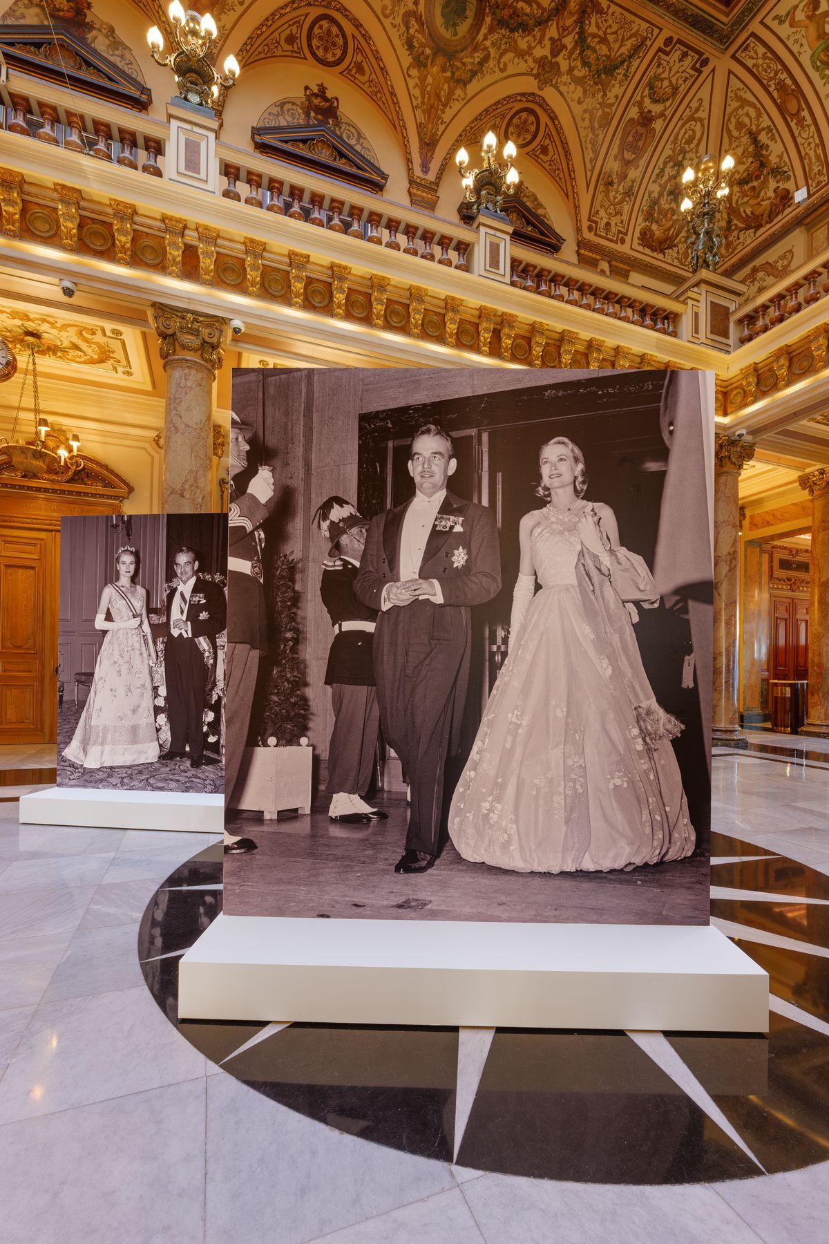 Hochzeitsausstellung mit Fürst Rainier III. und Fürstin Grace