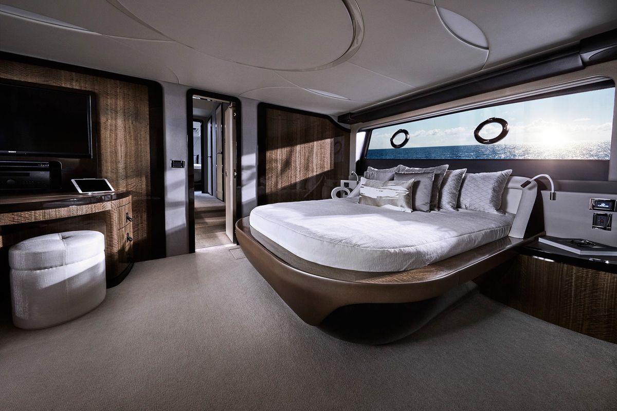Lexus Luxusyacht LY680