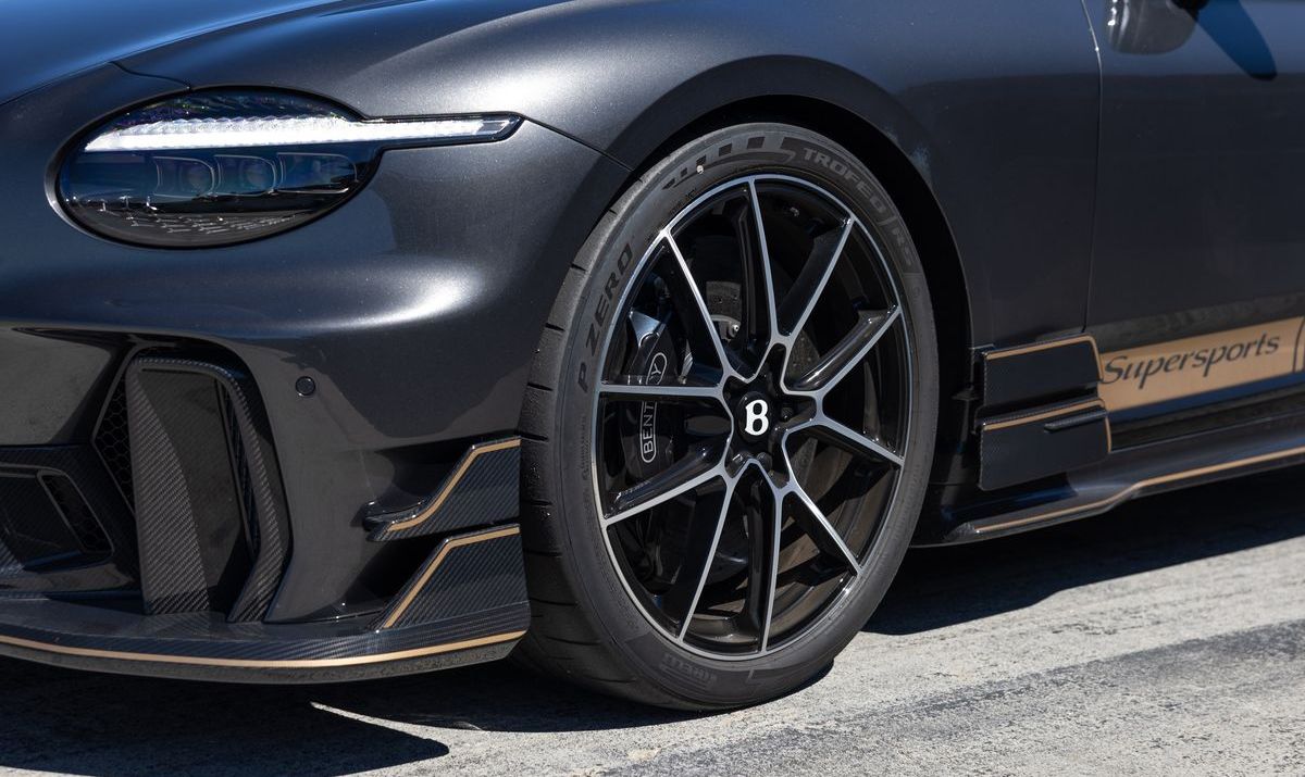 Pirelli liefert die Reifen für den neuen Bentley Supersports